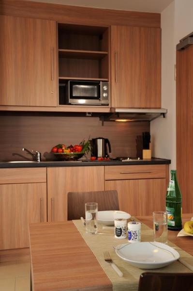 Sleep In - Bielefeld Boardinghouse Aparthotel Bagian luar foto